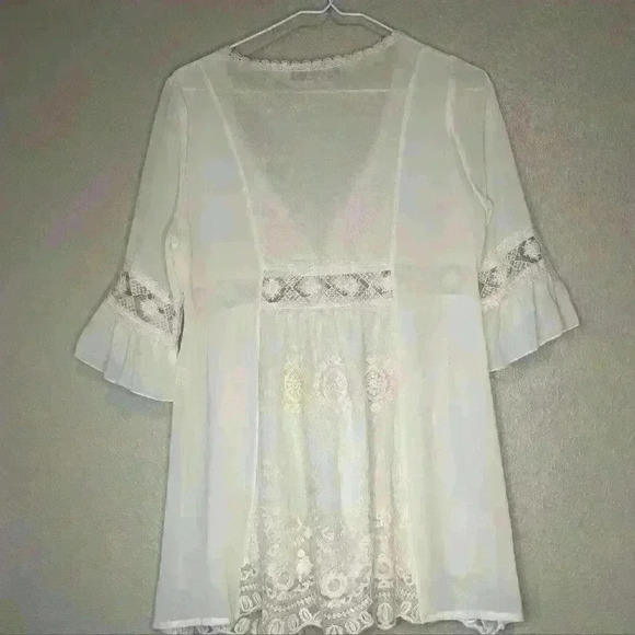 ORIGAMI by Vivian BOHO lite white lace ornate button down V-Neck w/bell sleeves - Picture 5 of 13